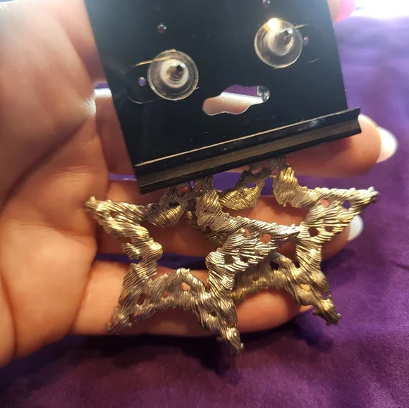 Star 🌟 Earrings - Picture 4 of 6